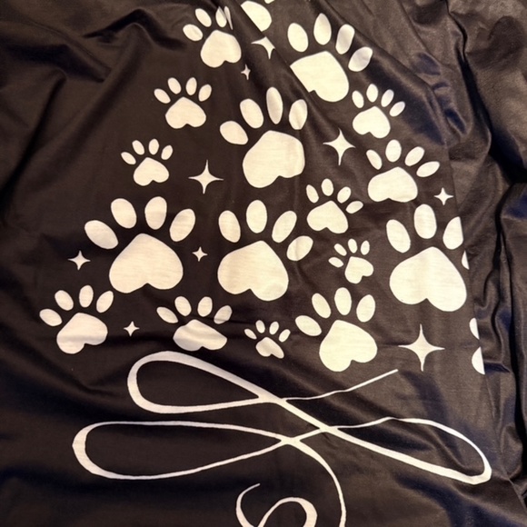 Christmas paw print & Santa shirts - Picture 3 of 3